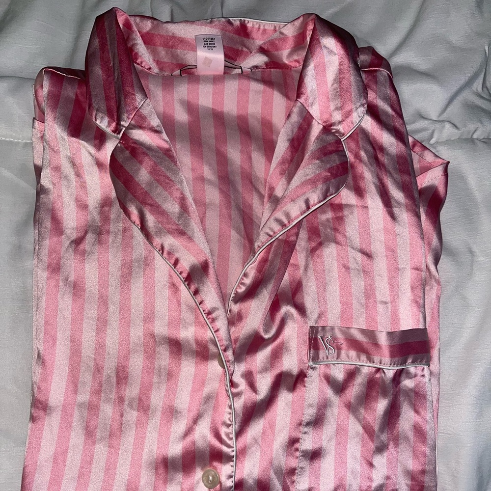 Victorias Secret silk pajamas set
